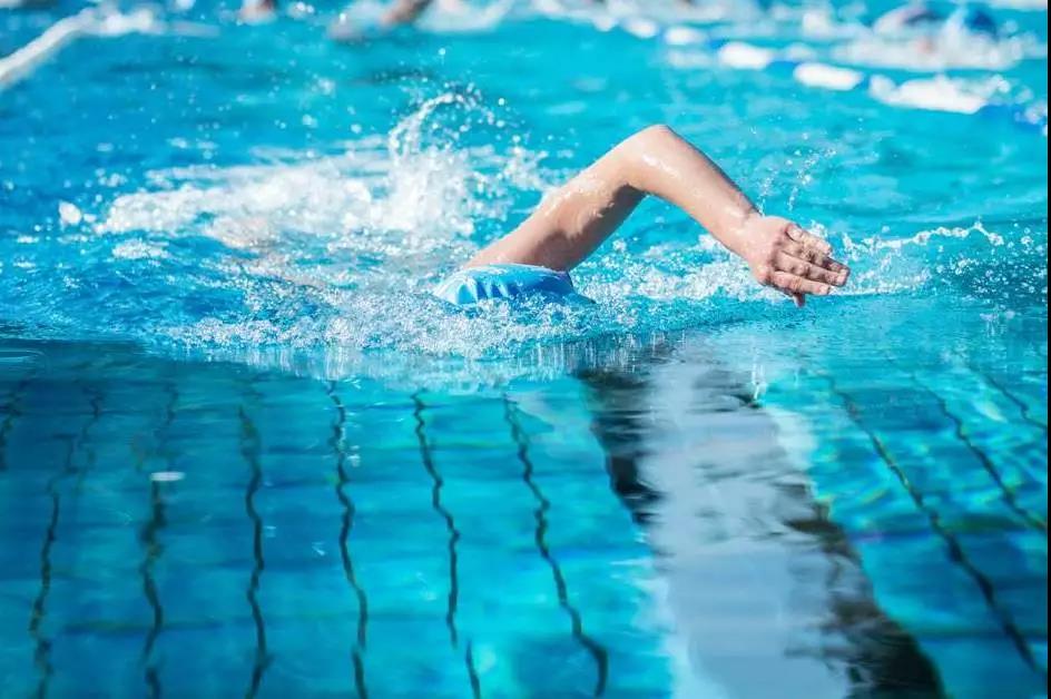 如何减少游泳池消毒药剂的投加？